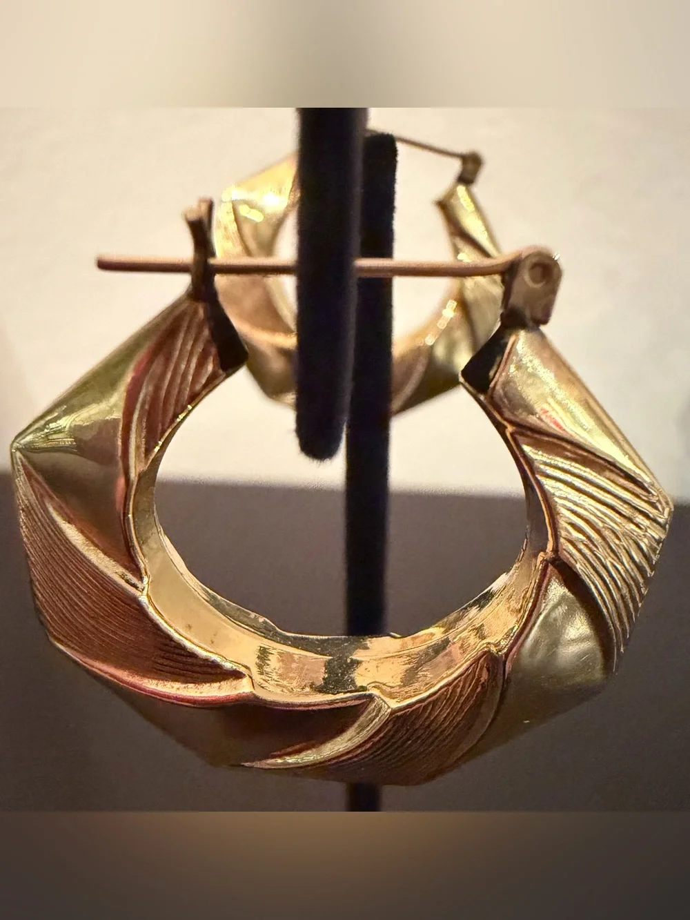 N/A elegant gold